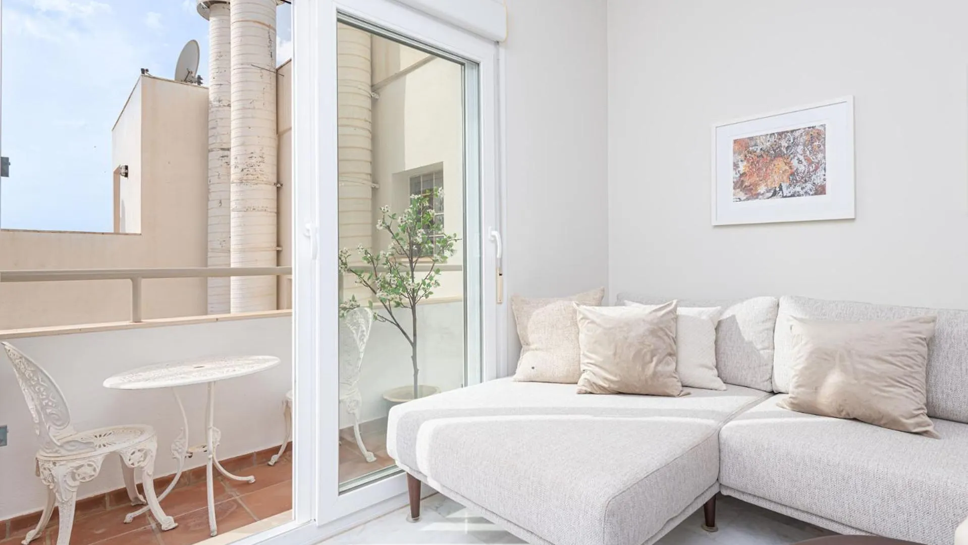 Metropolitan Apartment In Malaga By Solaga Holiday Homes 0*,