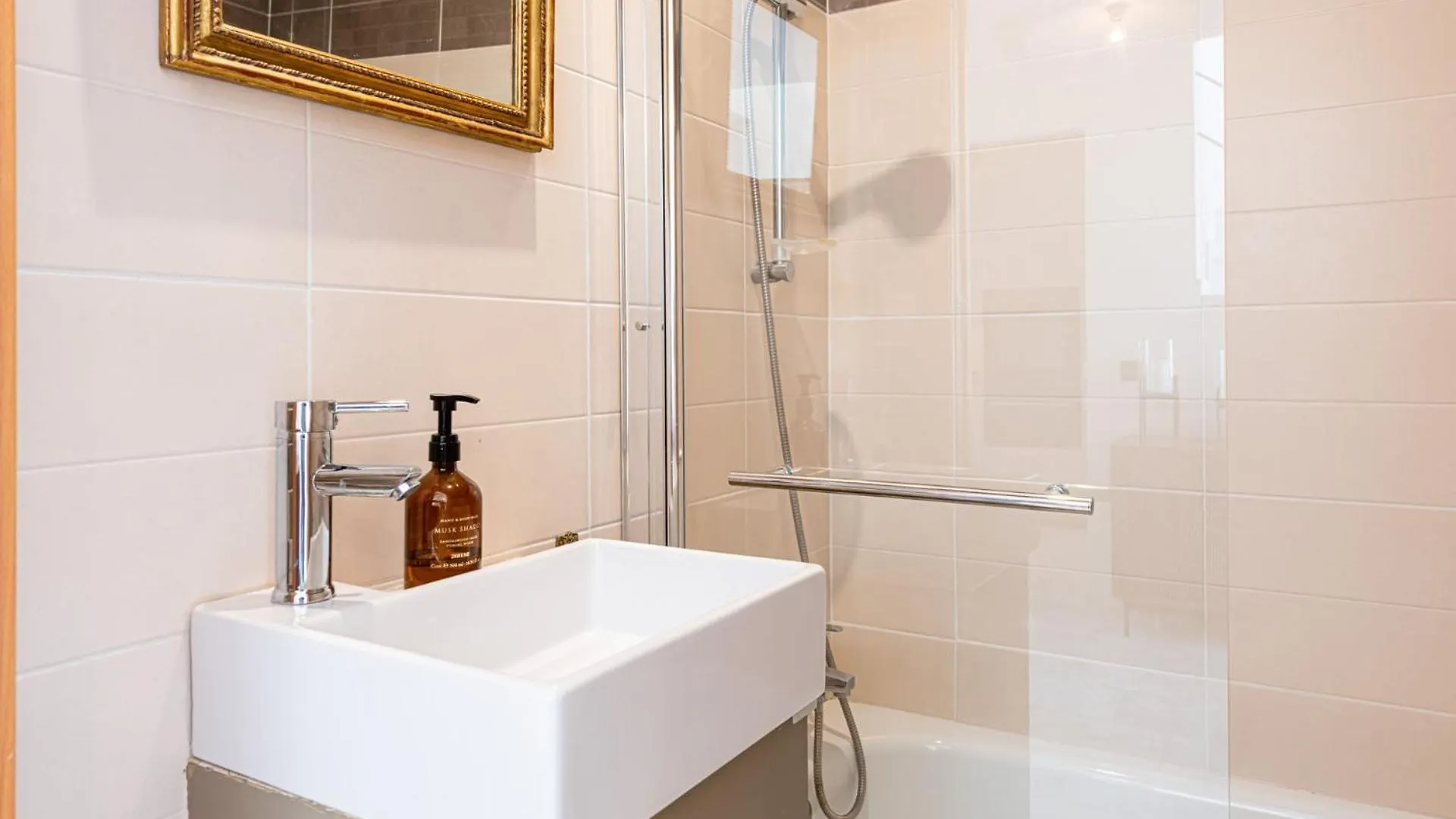 Metropolitan Apartment In Malaga By Solaga Holiday Homes