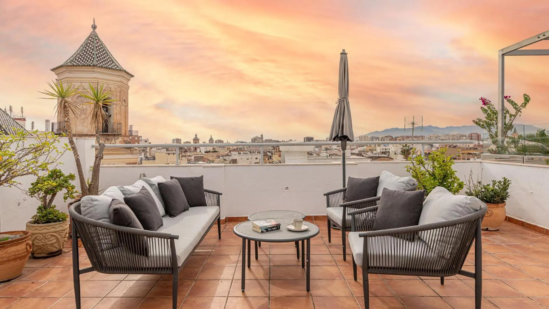 Metropolitan Apartment In Malaga By Solaga Holiday Homes